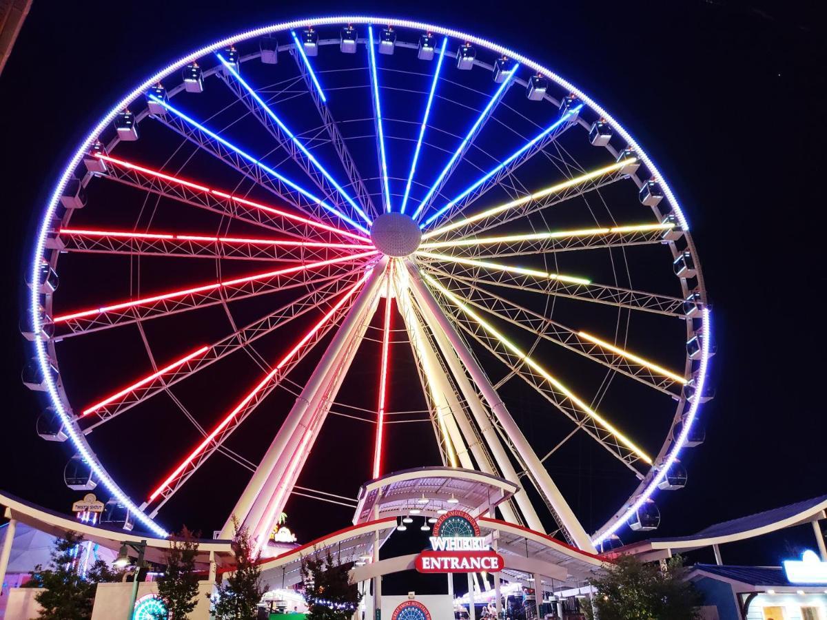 Rock Of Ages, Hot Tub, Game Room, Wifi, 1089 Free Tickets Each Paid Day, Dollywood And More Pigeon Forge Kültér fotó