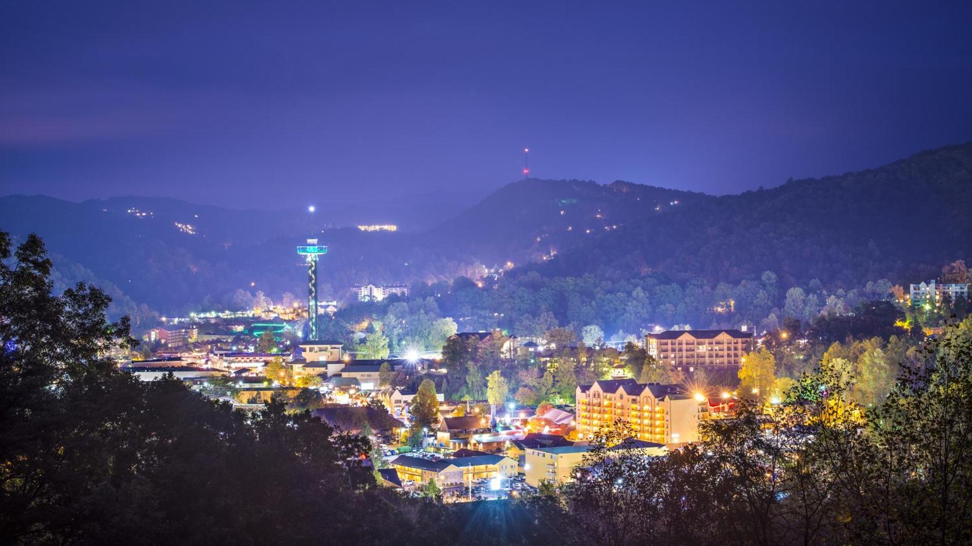 Rock Of Ages, Hot Tub, Game Room, Wifi, 1089 Free Tickets Each Paid Day, Dollywood And More Pigeon Forge Kültér fotó